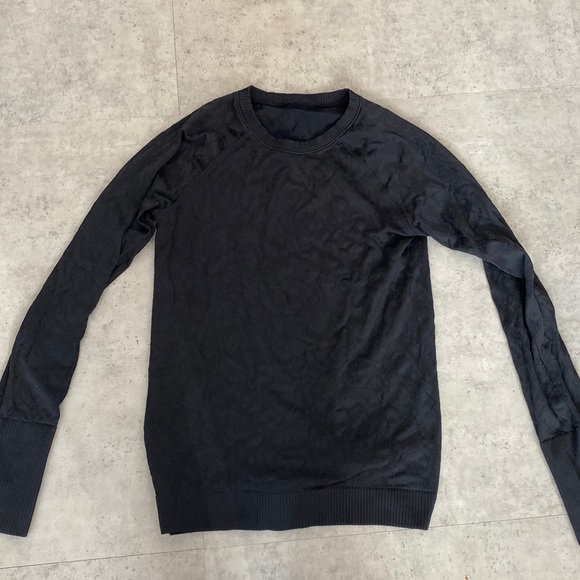 Lululemon pullover - Picture 1 of 3
